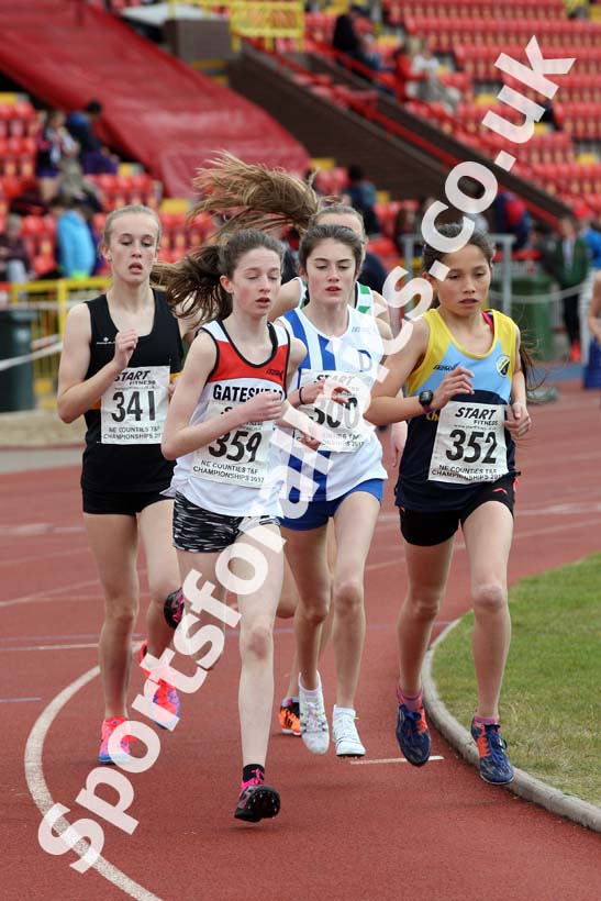 Girls under-15s 3000 metres, North Eastern Champs, Gateshead Stadium. Photo: David T. Hewitson/Sports for All Pics
